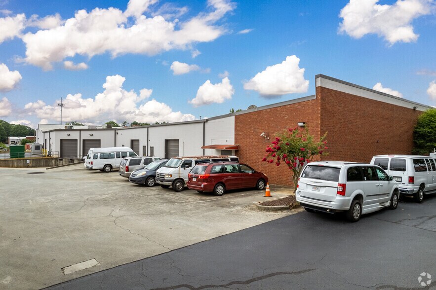 More Photos Of 1395 S Marietta Pky SE, Marietta Unknown For Lease