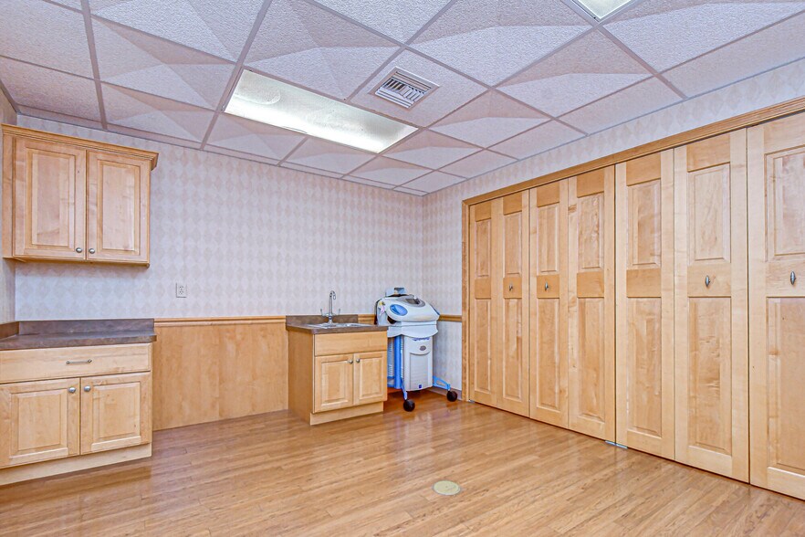 More Photos Of 4710 N Habana Ave, Tampa Medical For Sale