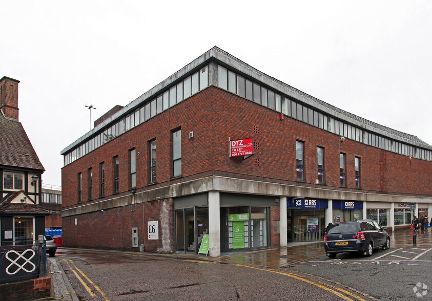 Primary Photo Of Eden Walk, High Wycombe General Retail For Lease