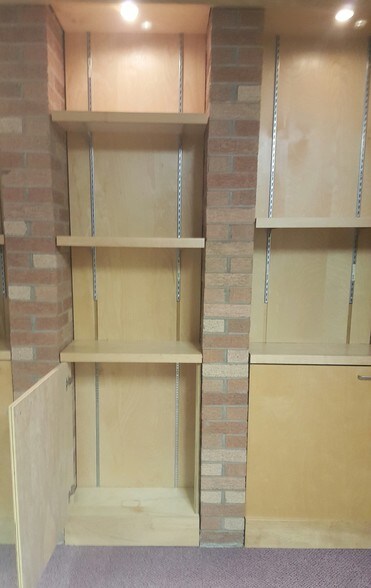 More Photos Of 190 Parish Dr, Wayne Office For Lease