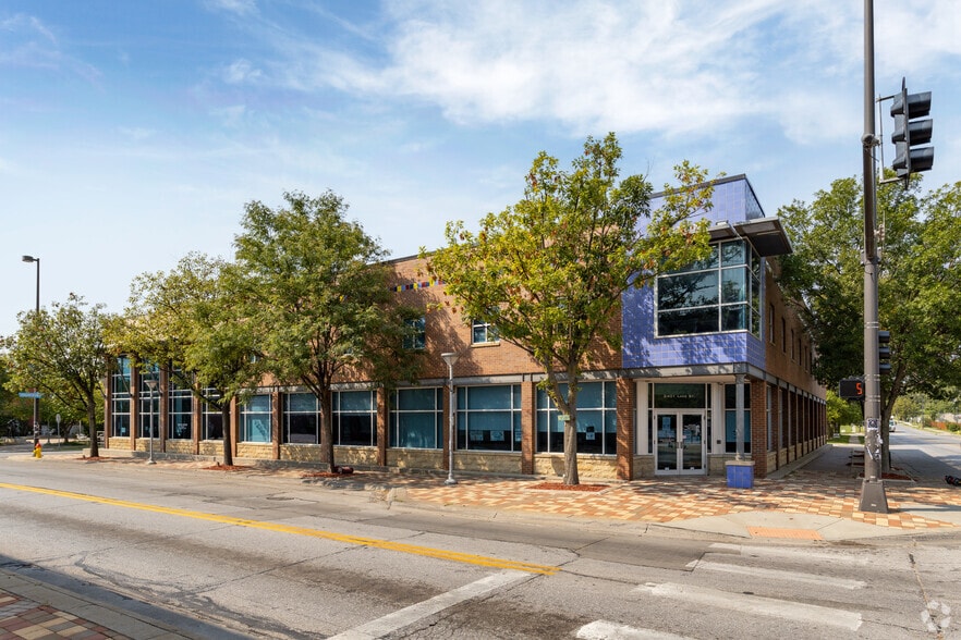 Primary Photo Of 2401 Lake St, Omaha Coworking Space