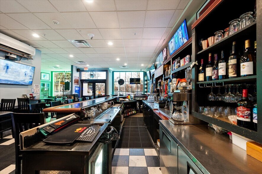 More Photos Of 108-114 Congress St, Saratoga Springs Restaurant For Sale