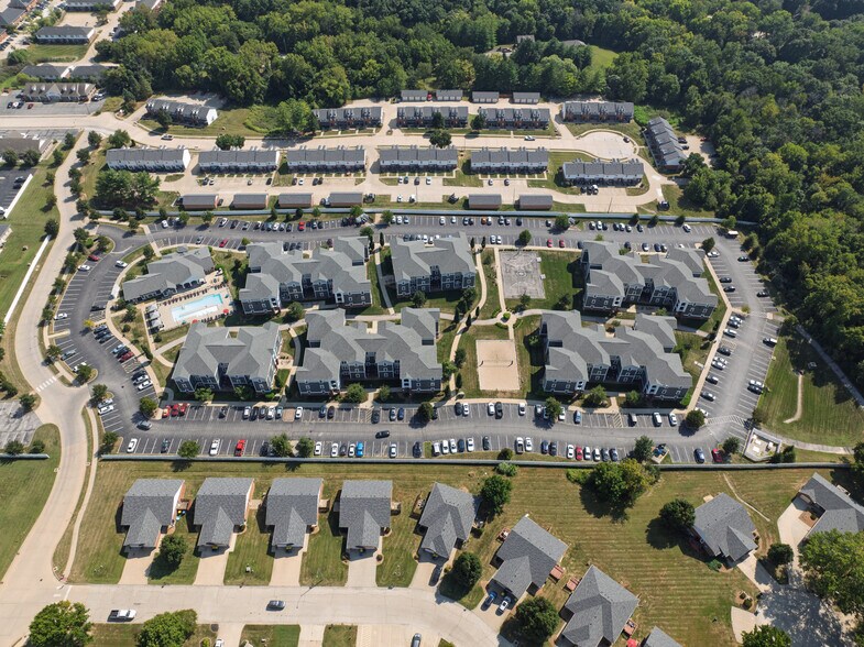 More Photos Of 1 Campus Edge Dr, Edwardsville Apartments For Sale