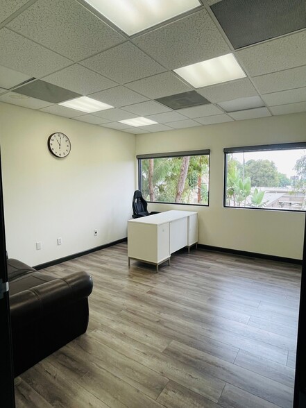More Photos Of 3255 Cahuenga Blvd W, Los Angeles Office For Sale