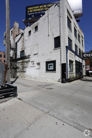 More Photos Of 444 N LaSalle Blvd, Chicago Storefront Retail Office For Sale