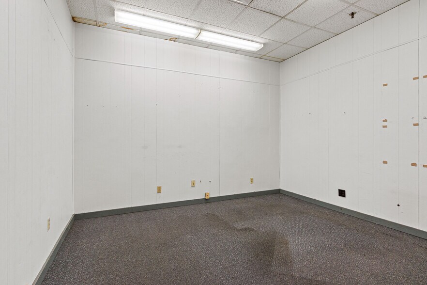 More Photos Of 1430 N Second St, Wisconsin Rapids Manufacturing For Lease