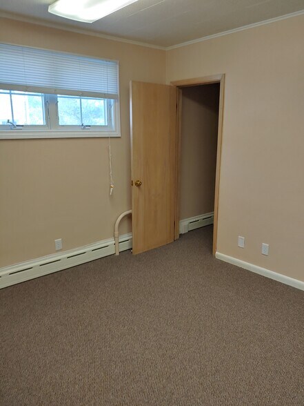 More Photos Of 1240 13th Ave, Grafton Office For Sale
