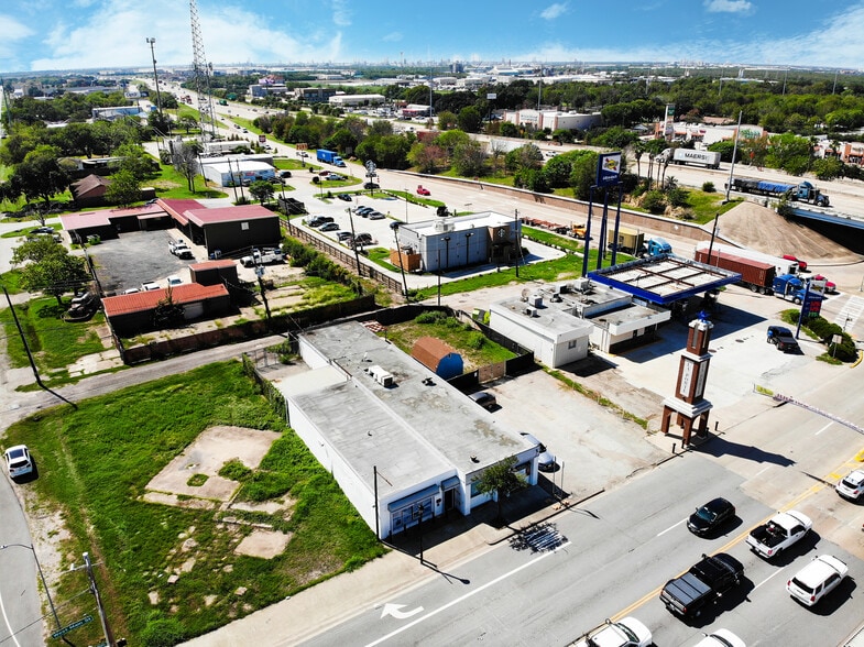 More Photos Of 905 W Main St, La Porte Warehouse For Sale