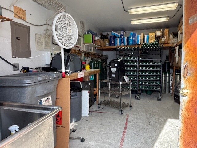 More Photos Of 714 New Bridge St, Jacksonville Storefront For Lease