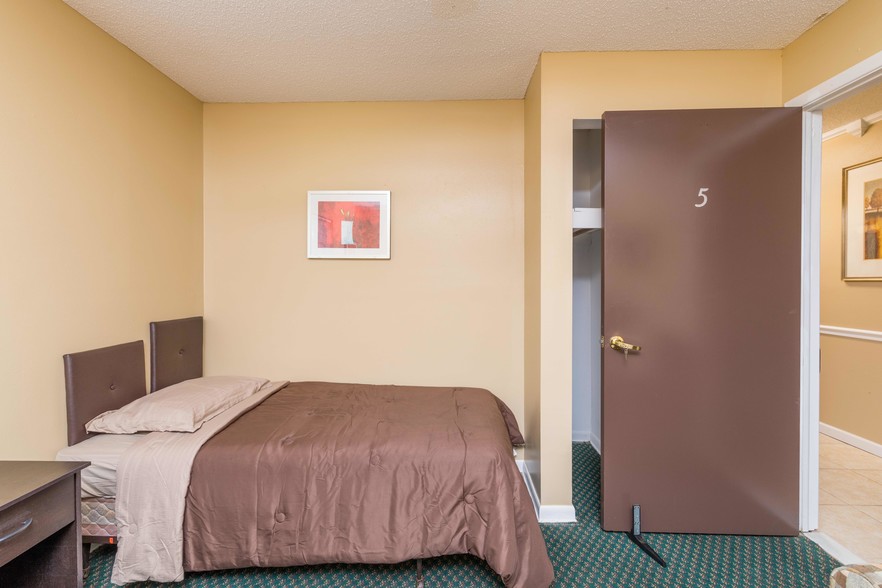 More Photos Of 15458 Snow Memorial Hwy, Brooksville Assisted Living For Sale