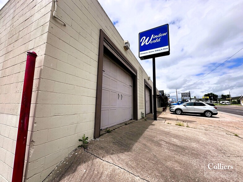 More Photos Of 1408 Towson Ave, Fort Smith Flex For Sale