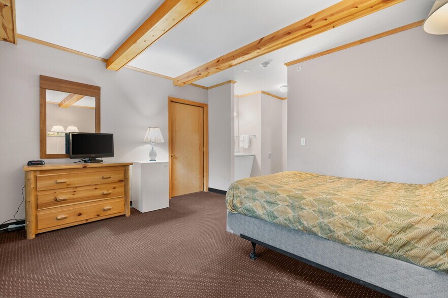 More Photos Of 12800 Cherry Ave, Rapid City Hotel For Sale