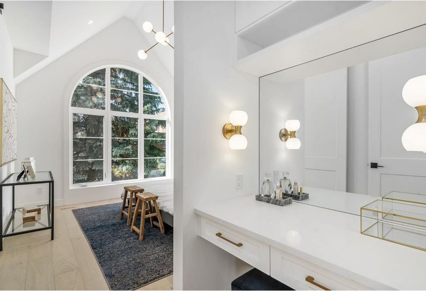 More Photos Of 1445 28 St SW, Calgary Multifamily For Sale