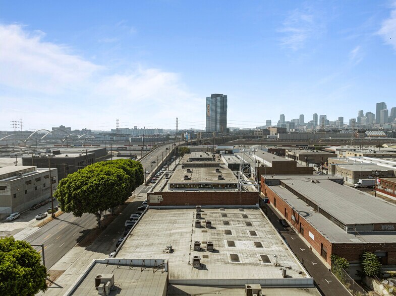 More Photos Of 1451-1473 E 4th St, Los Angeles Office For Lease