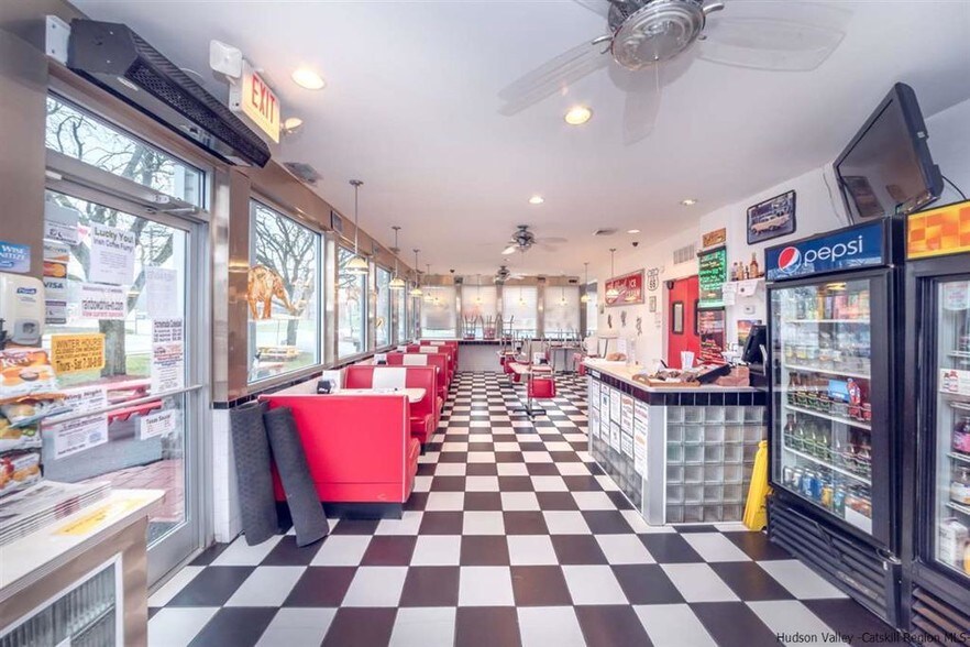 More Photos Of 90 Old Rt-9w, Port Ewen Restaurant For Sale