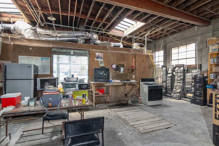 More Photos Of 6160 Sepulveda Blvd, Van Nuys Warehouse For Sale