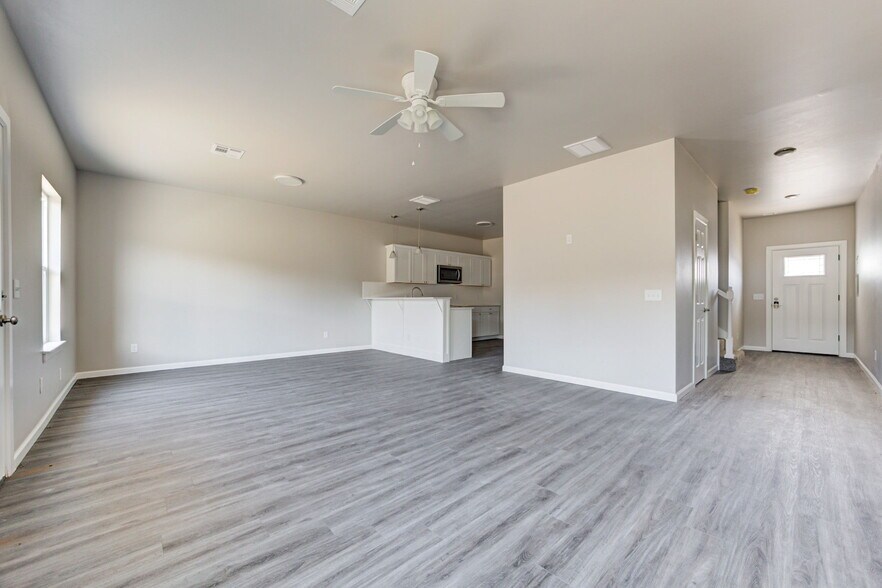 More Photos Of 12001 Rivers Trl, Oklahoma City Specialty For Sale