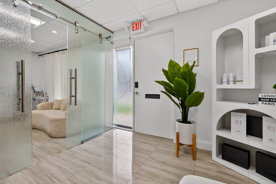 More Photos Of 201 N University Dr, Plantation Medical For Sale