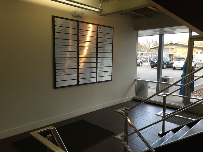 More Photos Of 920-970 E Maple Rd, Birmingham Office For Lease