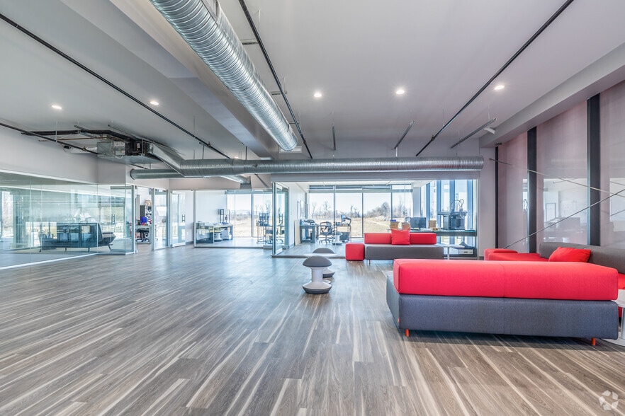 More Photos Of 410 Jack Enders Blvd, Berryville Industrial For Lease