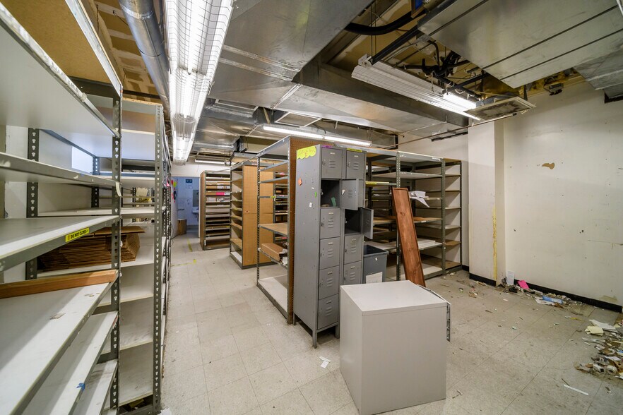 More Photos Of 2000-2020 Chestnut St, San Francisco Storefront Retail Residential For Lease