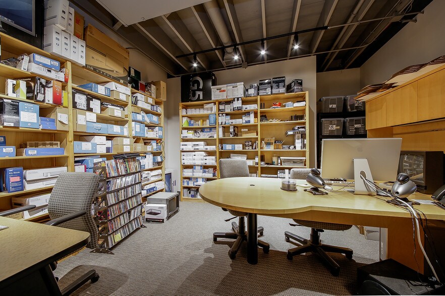 More Photos Of 5222 Main St, Downers Grove Office For Lease