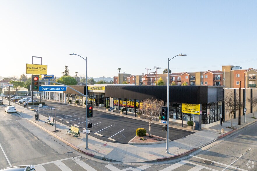 Primary Photo Of 21721-21729 Vanowen St, Canoga Park Storefront For Lease
