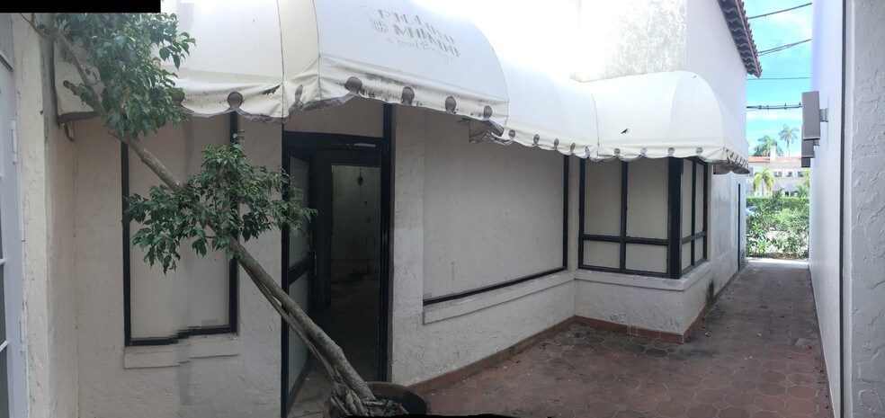 More Photos Of 331 Worth Ave, Palm Beach Freestanding For Lease