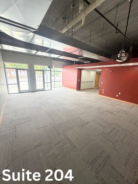 More Photos Of 6500 University Ave, Windsor Heights Apartments For Lease