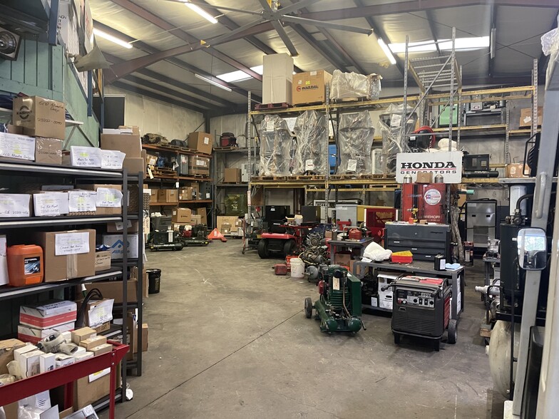 More Photos Of 5110 S Westshore Blvd, Tampa Warehouse For Lease