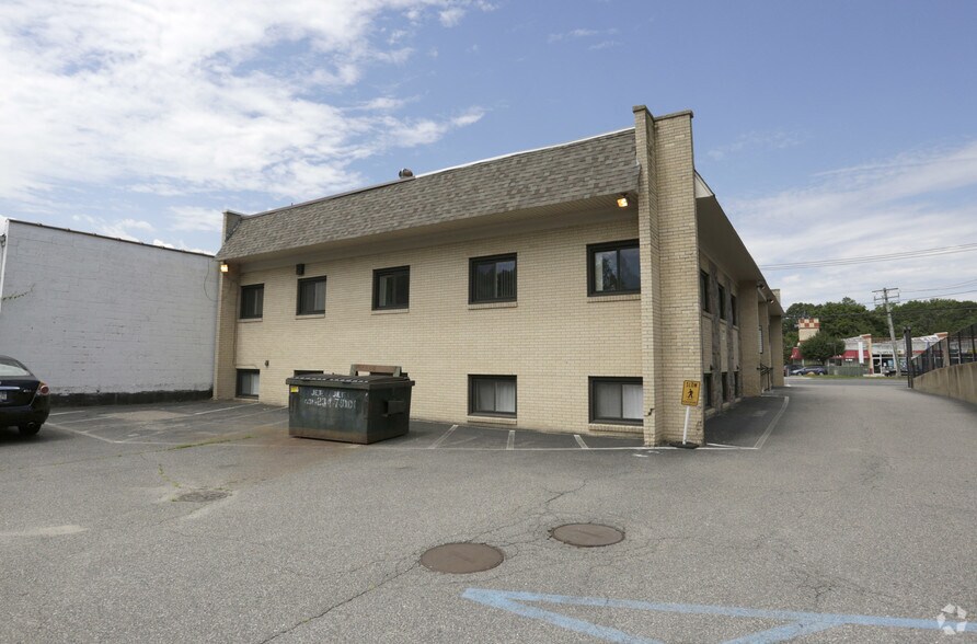More Photos Of 164 Commack Rd, Commack Medical For Lease