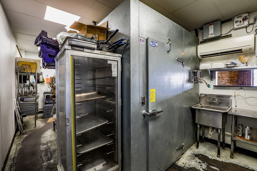 More Photos Of 119 N Main St, Jacksboro Hospitality For Sale