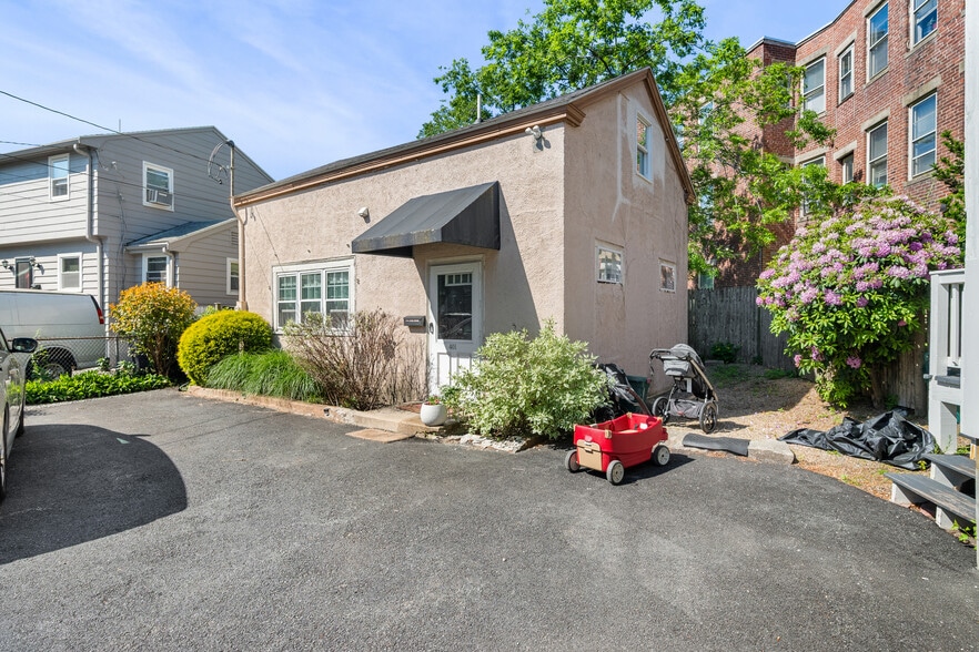 More Photos Of 401 Essex St, Salem Apartments For Sale