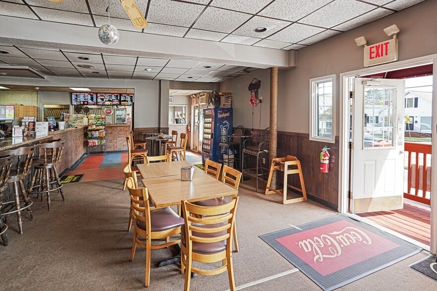 More Photos Of 308 Main St, Oxford Apartments For Sale