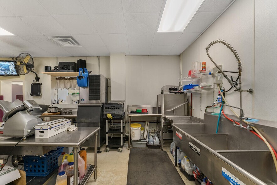 More Photos Of 615 3rd Ave, Alpha Freestanding For Sale