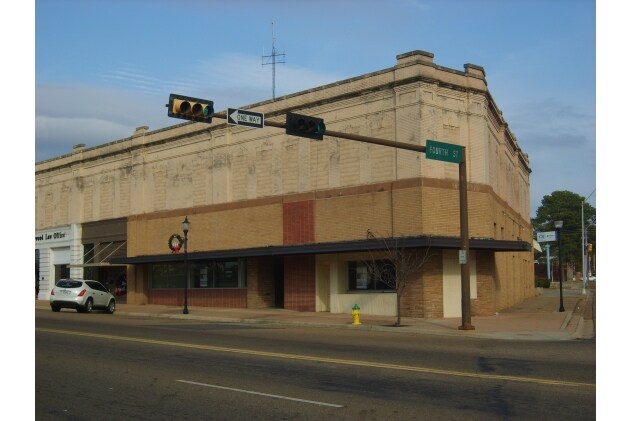 More Photos Of 406 N State Line Ave, Texarkana Storefront Retail Residential For Lease