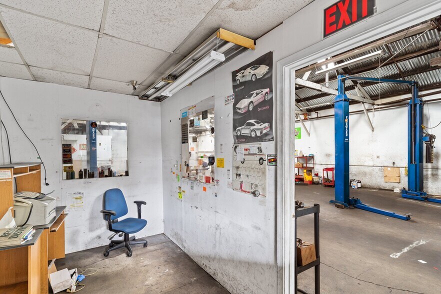 More Photos Of 7244 Mission St, Daly City Auto Repair For Sale