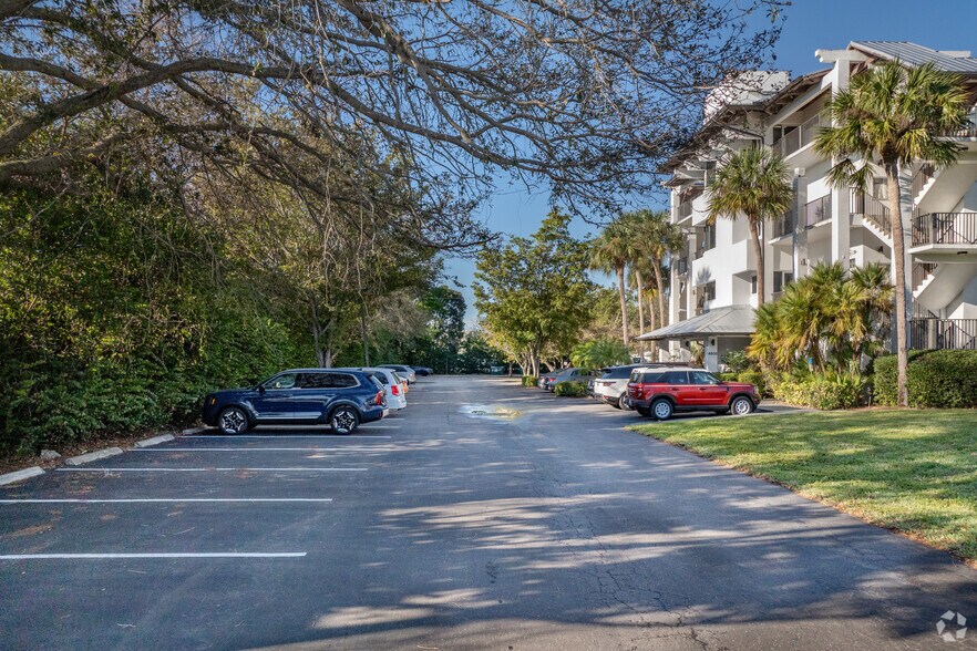 More Photos Of 4532 Tamiami Trl E, Naples Medical For Lease