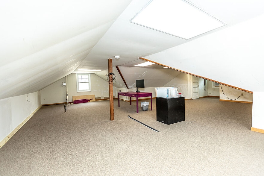 More Photos Of 404 Allegheny Ave, Towson Office For Sale