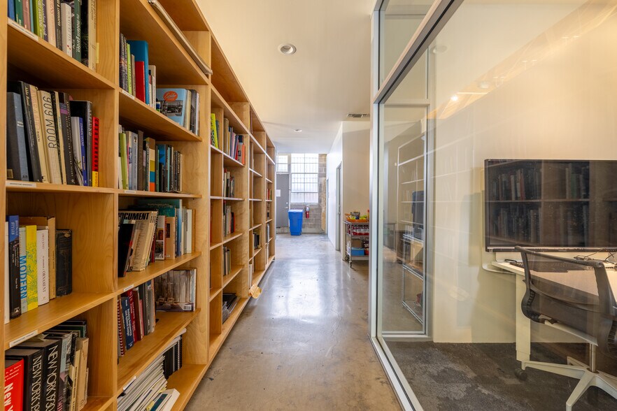 More Photos Of 5972-5976 Washington Blvd, Culver City Flex For Lease