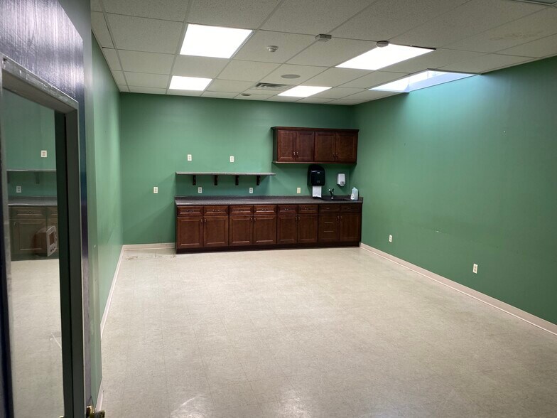 More Photos Of 2101 Mount Read Blvd, Rochester Warehouse For Sale