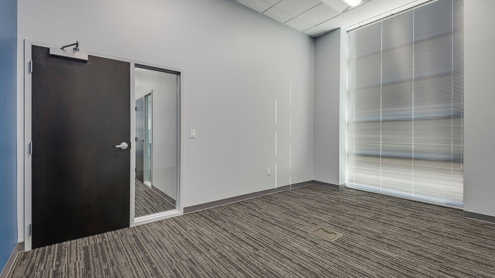 More Photos Of 3901 N Sylvania Ave, Fort Worth Warehouse For Lease