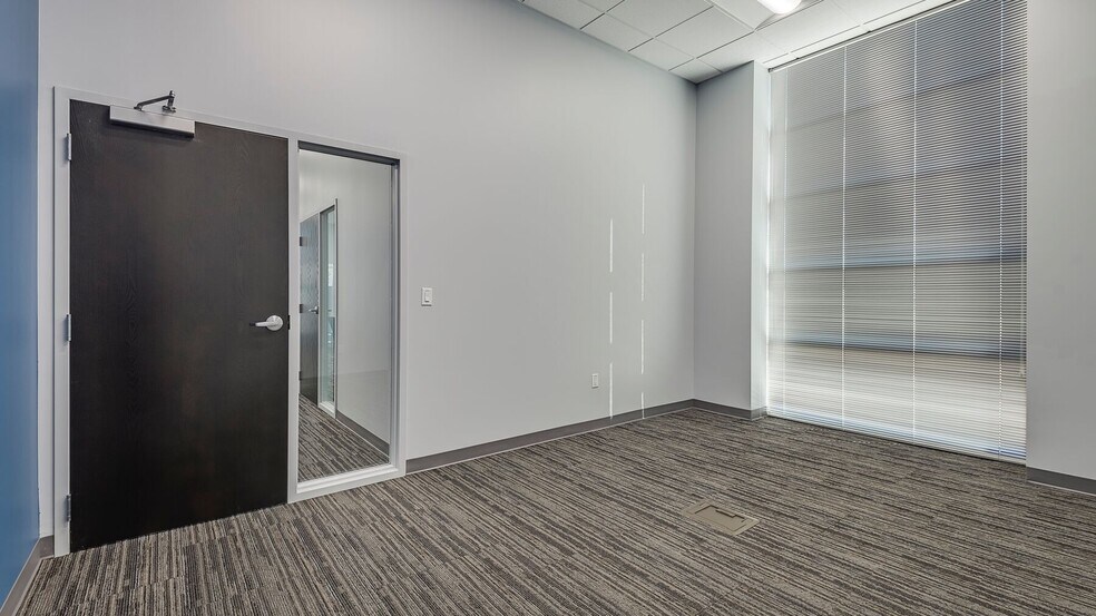 More Photos Of 3901 N Sylvania Ave, Fort Worth Warehouse For Lease