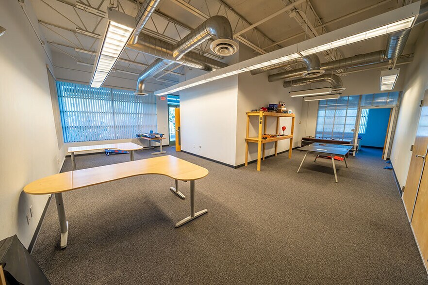 More Photos Of 1630 E River Rd, Tucson Office For Sale