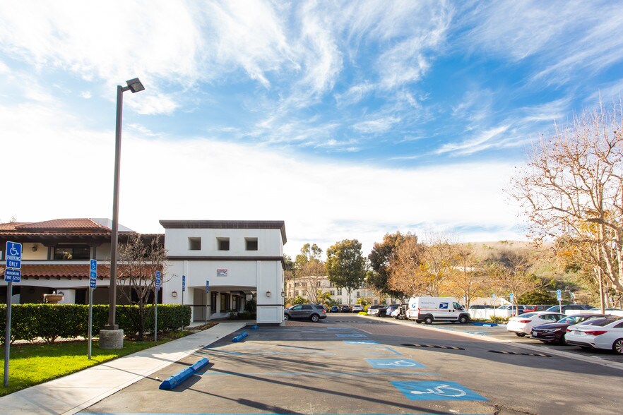 More Photos Of 25550 Hawthorne Blvd, Torrance Medical For Sale