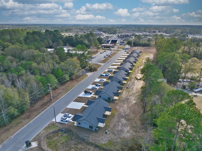 More Photos Of 240 Sunset Cir, Moultrie Apartments For Sale