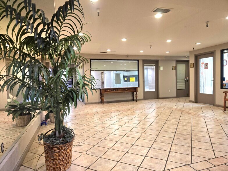 More Photos Of 1108-1112 Burlingame Ave, Burlingame Storefront Retail Office For Lease