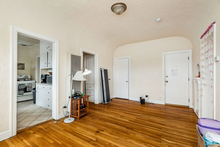 More Photos Of 1707 S Bonnie Brae St, Los Angeles Apartments For Sale