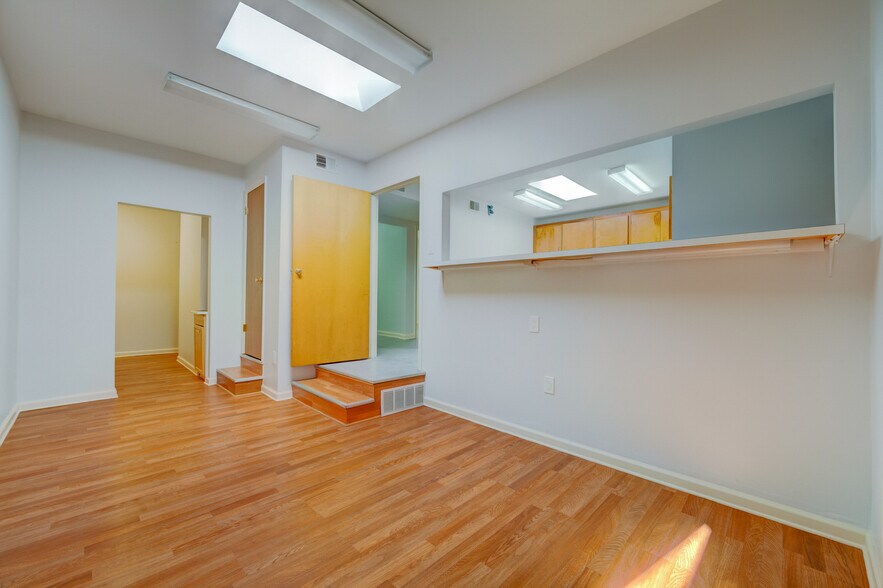More Photos Of 4410 74th Ave, Hyattsville Medical For Lease