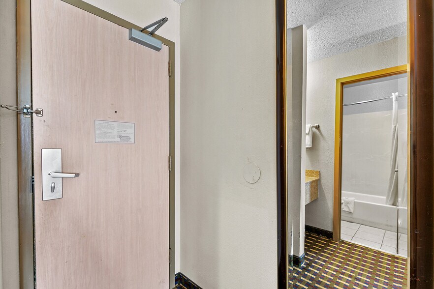 More Photos Of 155 Vulcan Rd, Birmingham Hotel For Sale